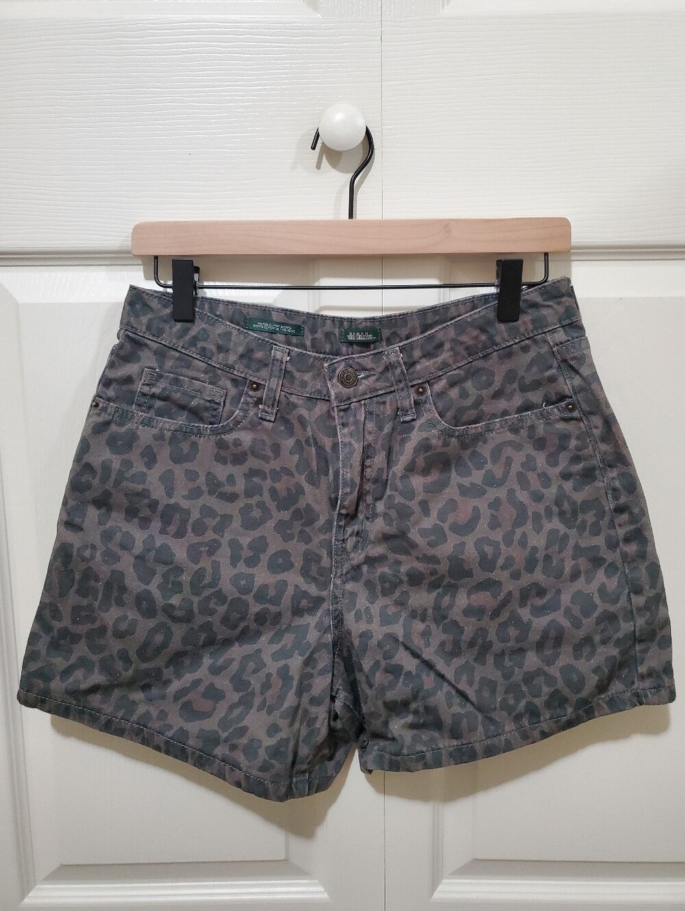 Wild Fable High Rise Leopard Print Denim Shorts Size 4